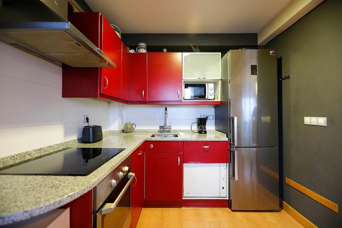 Apartment Bright 2 Bedrooms And 2 Bathrooms, Balcony And Views