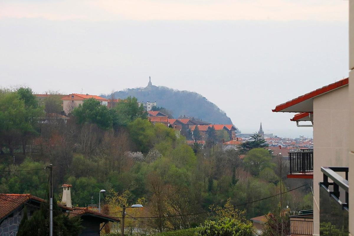 Bright 2 Bedrooms And 2 Bathrooms, Balcony And Views *