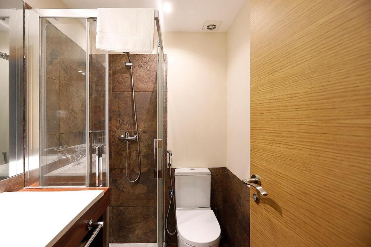 Bright 2 Bedrooms And 2 Bathrooms, Balcony And Views * San Sebastian