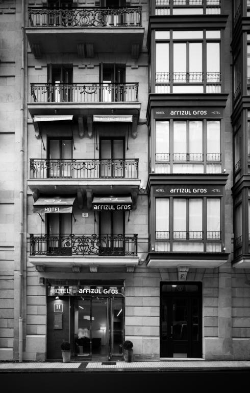 & Suites Arrizul Gros San Sebastian
