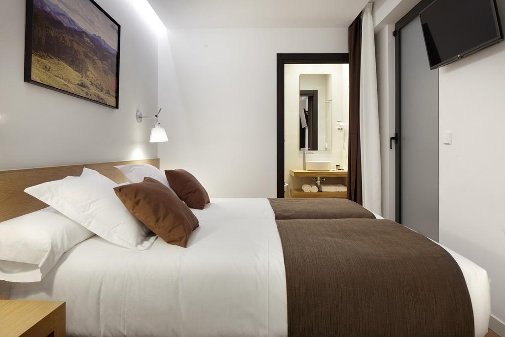 Garibai Guest house 2*