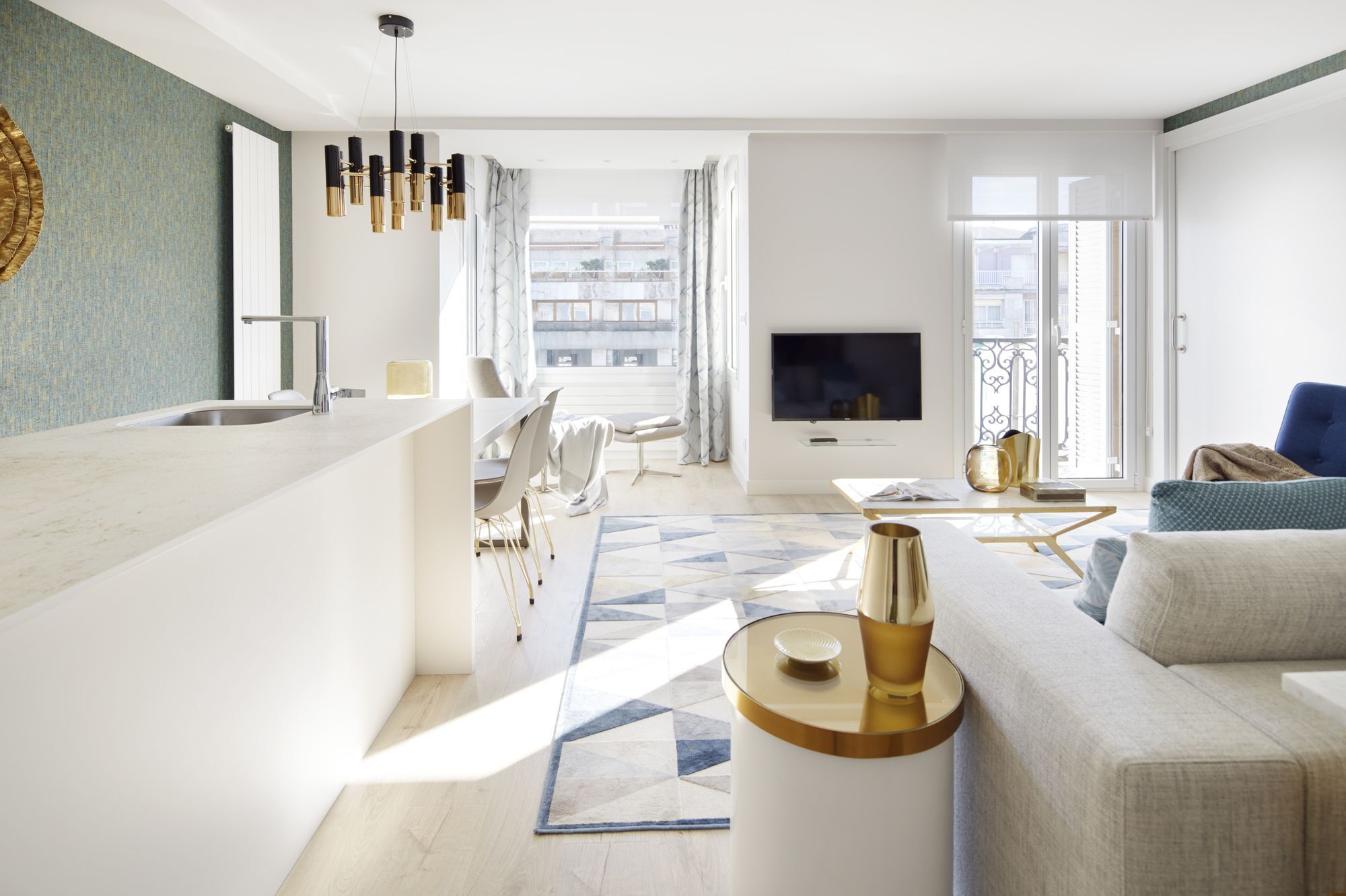 Apartment La Concha Attic By Feelfree *