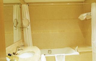Orly, Affiliated By Melia Hotel 4*